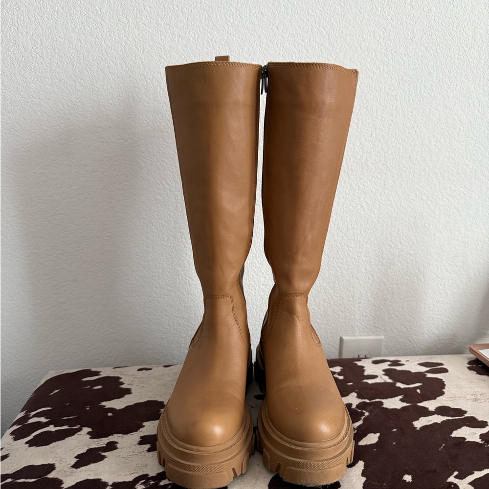 SOLD ON DEPOP Steve Madden Lug Sole Platform Boots - Picture 6 of 10